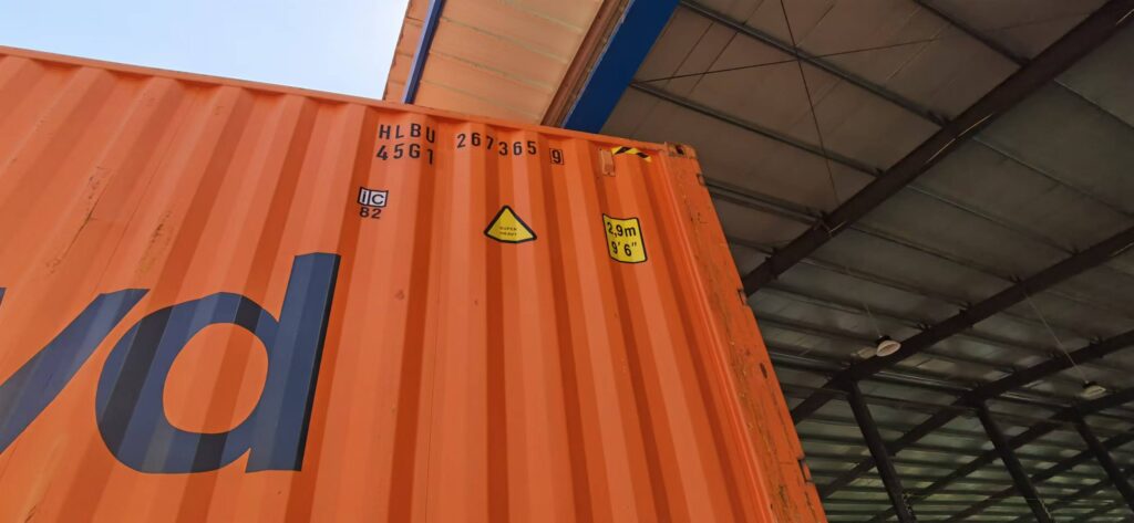 Container Loading and Shipping 06